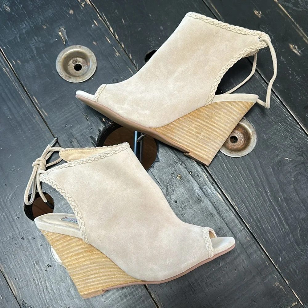 Kristin Cavallari Chinese Laundry Larox Mushroom Grey Suede Leather Wedges